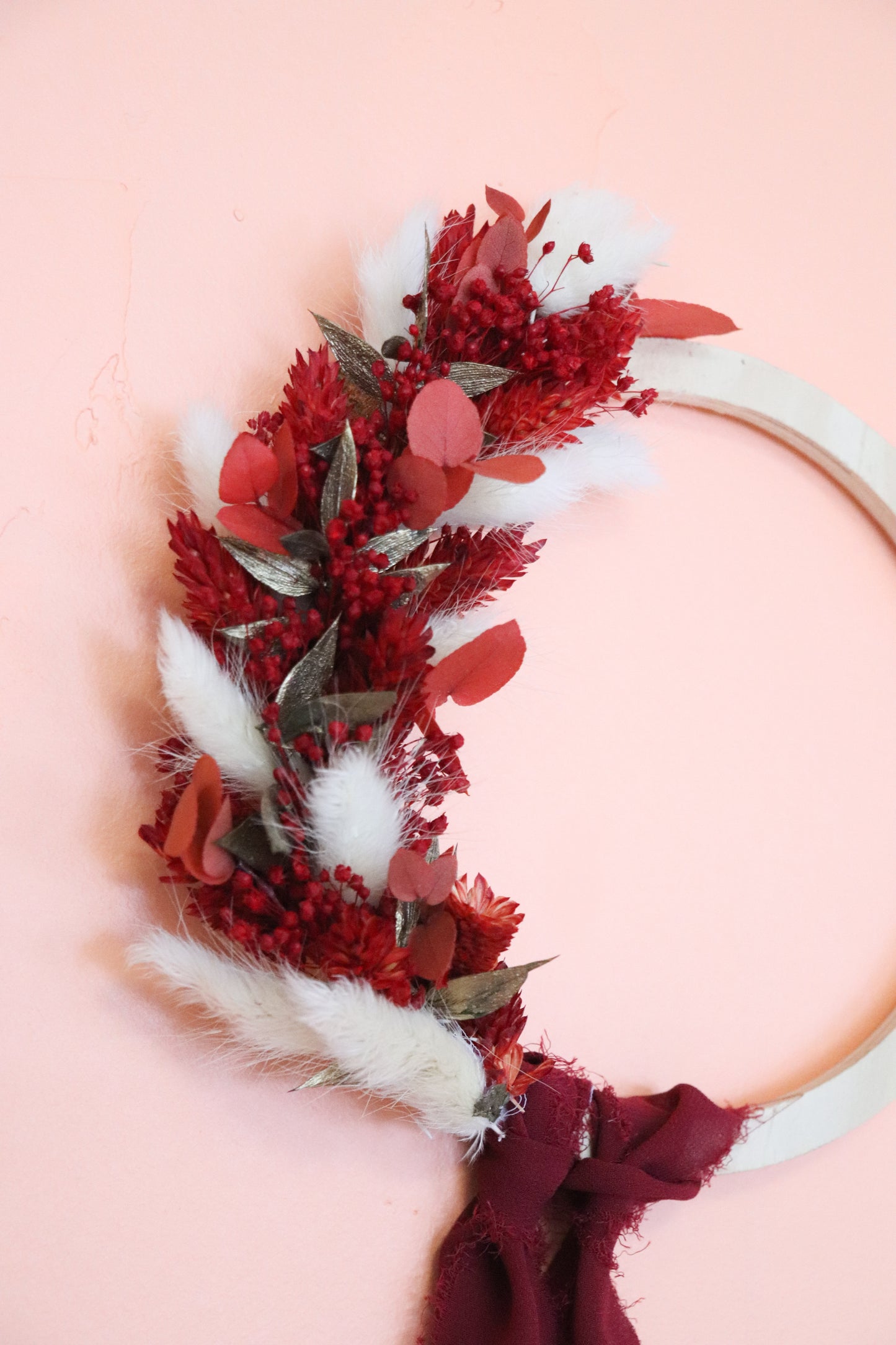 Couronne murale fleurs séchées et bois