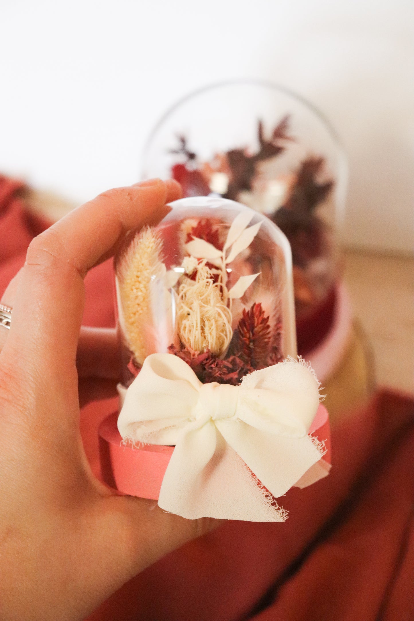 Baby cloche fleurs séchées rouge et rose